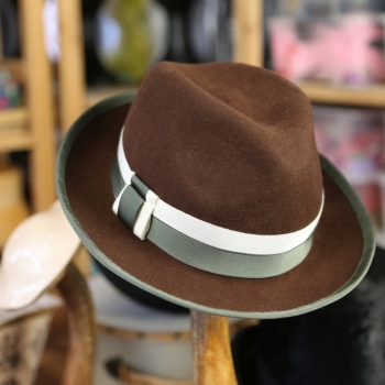 Chapeau Fedora  Feutre Laine Mérinos Marron ruban ivoire et kaqui