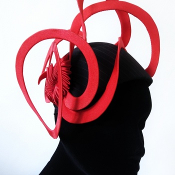 Chapeaux Cocktail Contemporain Rouge et Noir