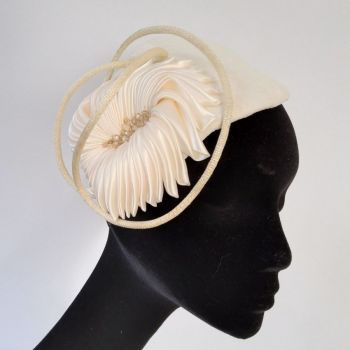 Chapeaux Cocktail ivoire ruban satin perles Swarovsky